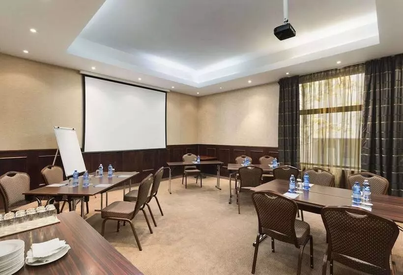 Ramada Hotel & Suites By Wyndham Bucharest North