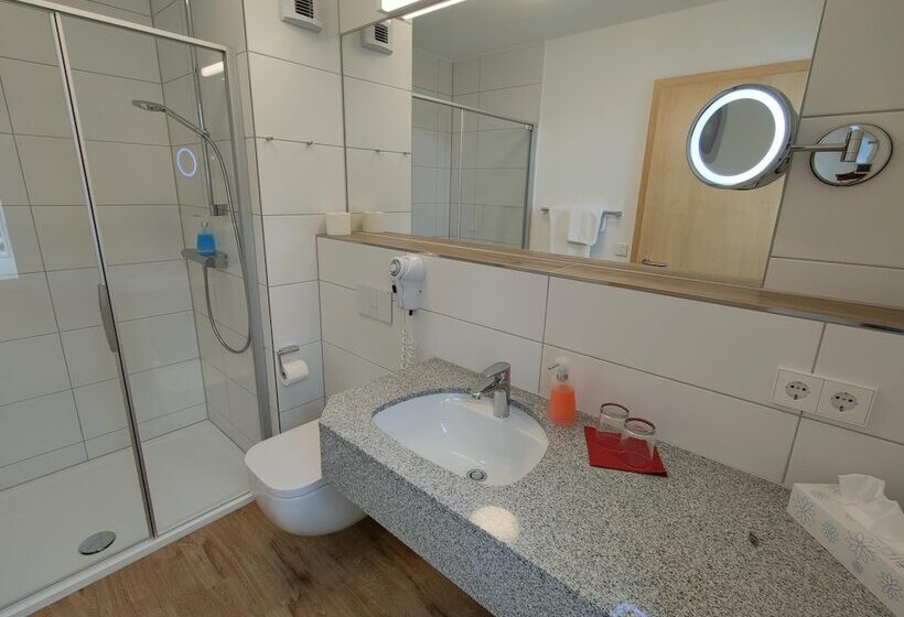 בית מלון כפרי Restaurant Und Gästehaus Löwen