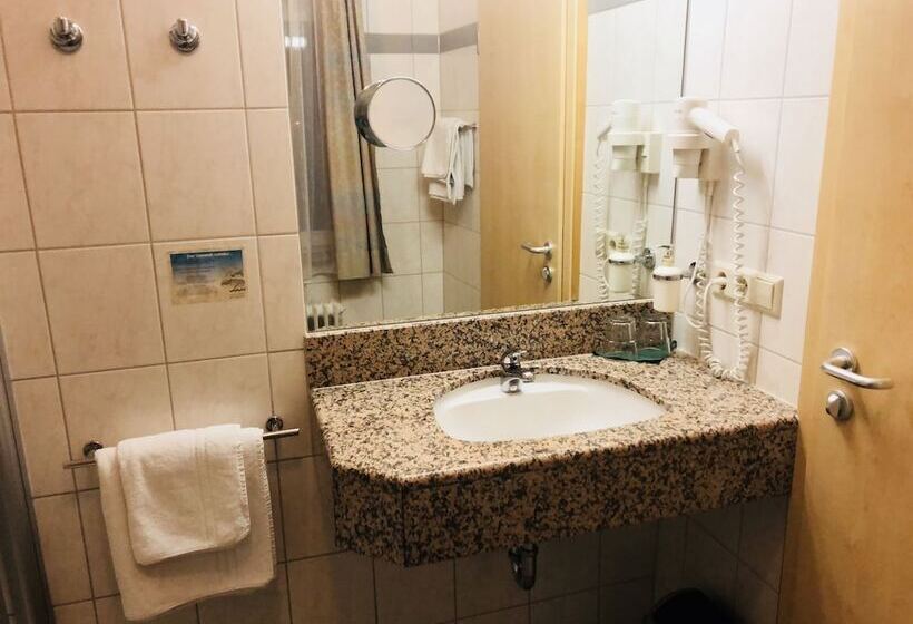 בית מלון כפרי Restaurant Und Gästehaus Löwen