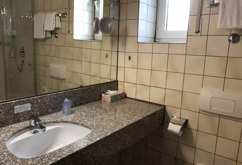 호텔 Restaurant Und Gästehaus Löwen