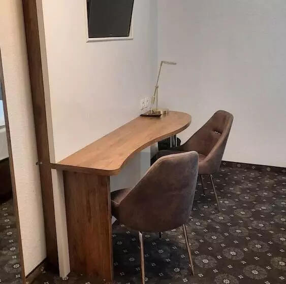 בית מלון כפרי Rüttenscheider Stern