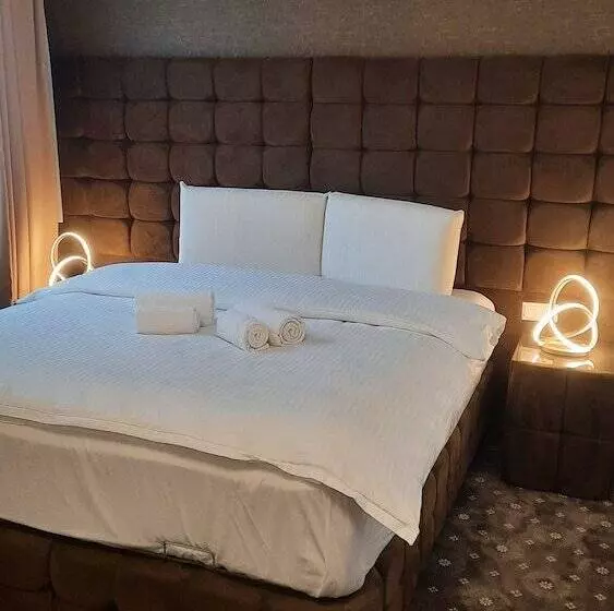 בית מלון כפרי Rüttenscheider Stern