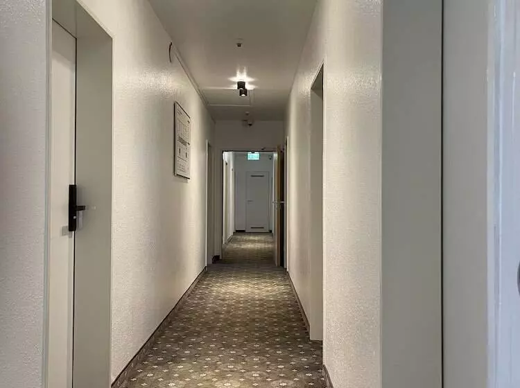 בית מלון כפרי Rüttenscheider Stern