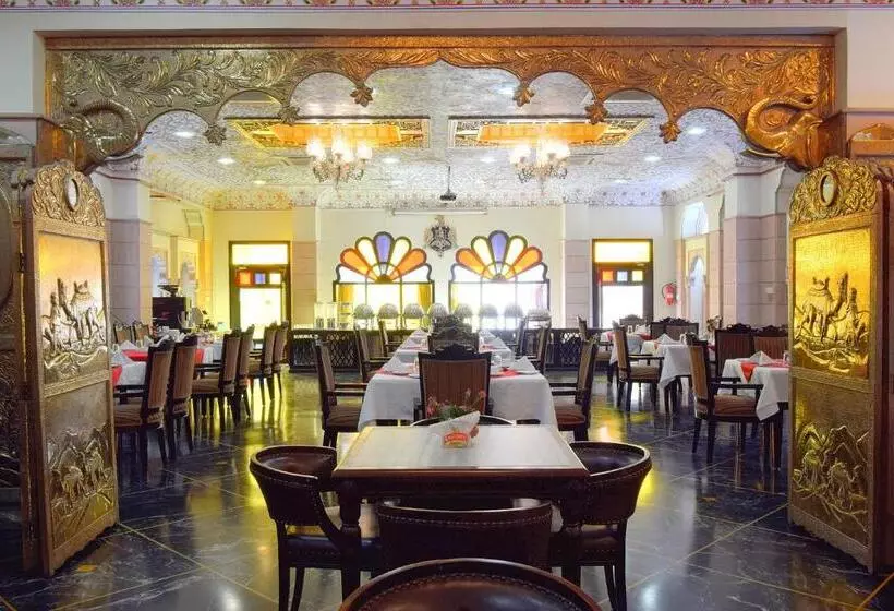 هتل Umaid Mahal A Heritage Style Boutique