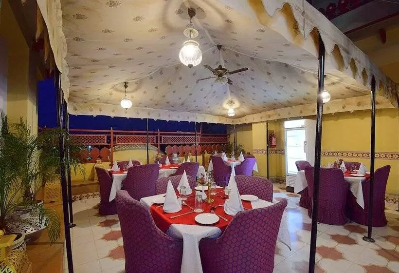 هتل Umaid Mahal A Heritage Style Boutique