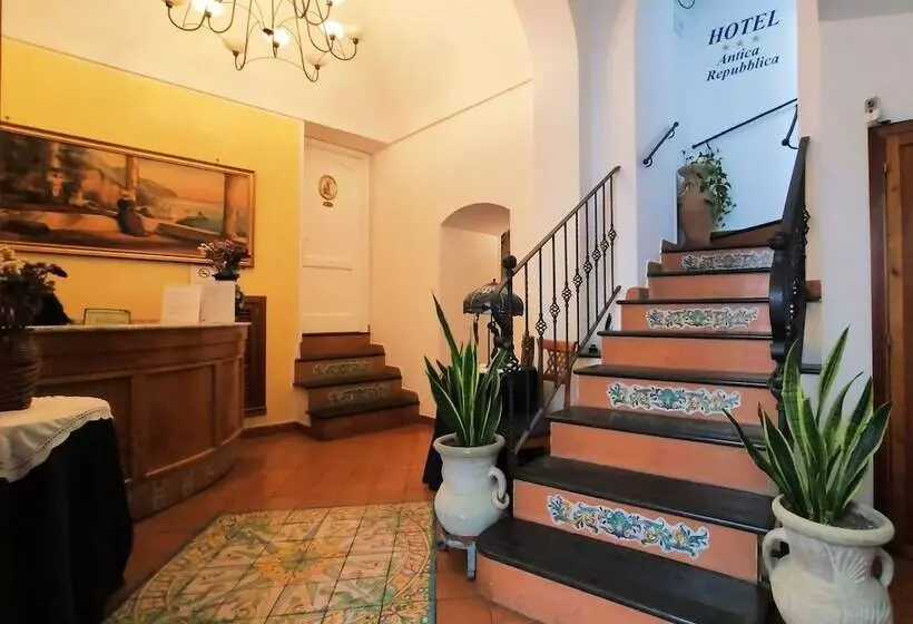 호텔 Antica Repubblica In Amalfi Center At 100mt From The Sea