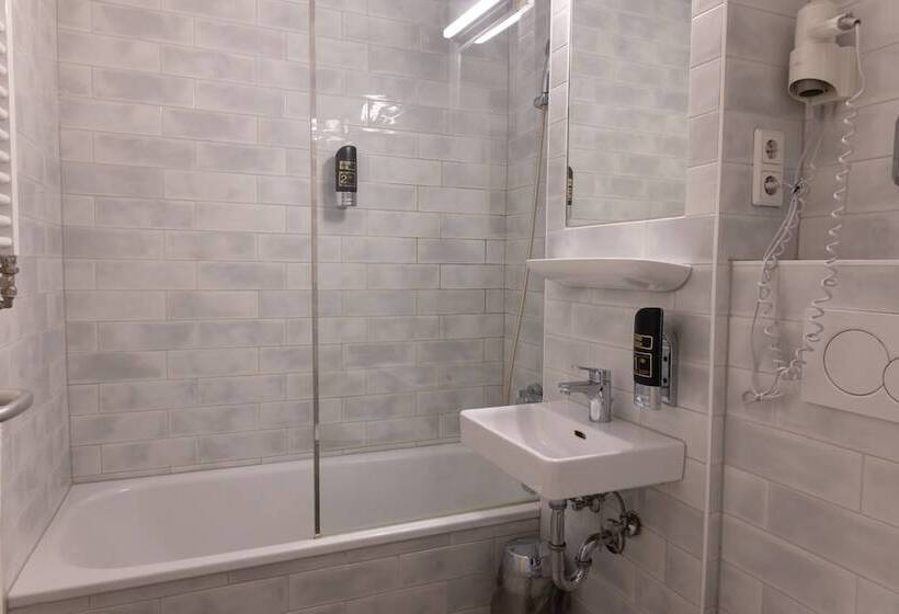 ホテル a&o München Hackerbrücke