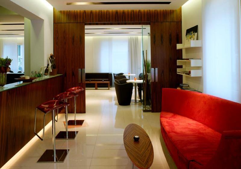 هتل Card International