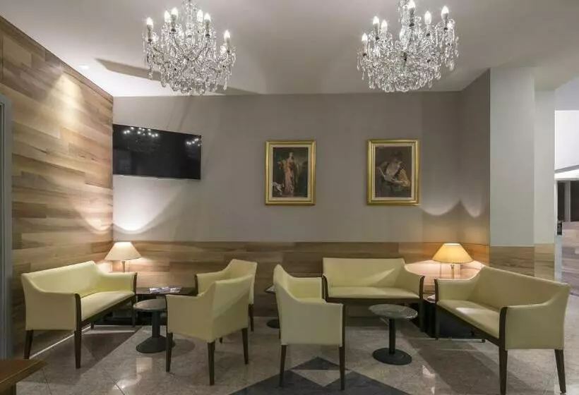 فندق Falco D'oro