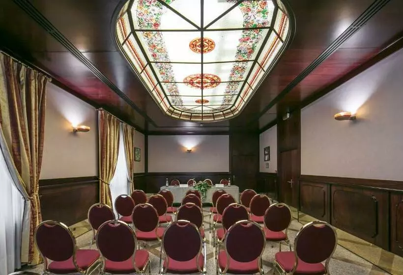 فندق Falco D'oro