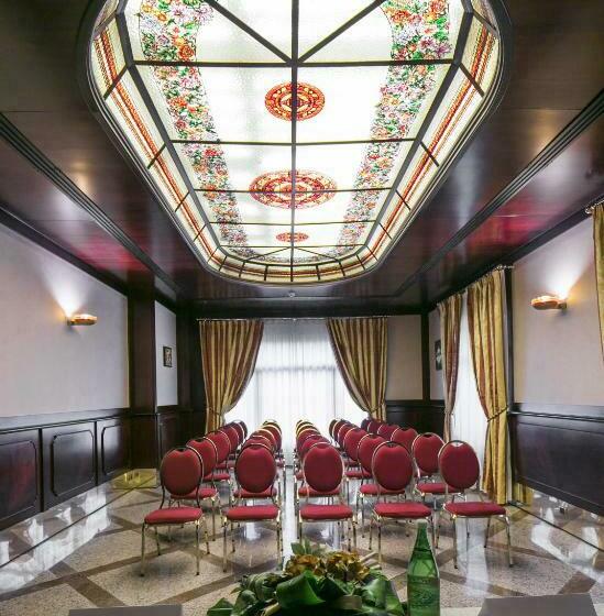 Отель Falco D'oro