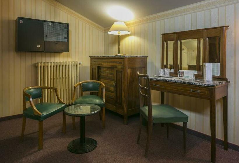 Отель Falco D'oro