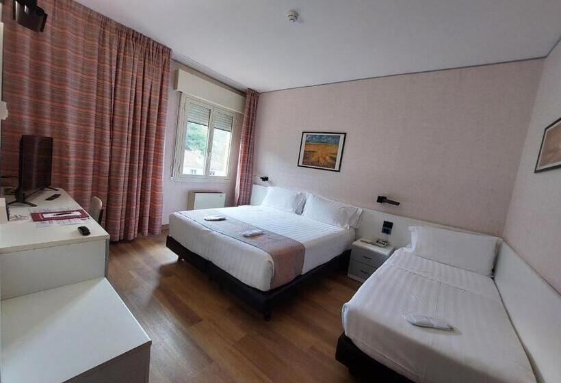 Отель Falco D'oro