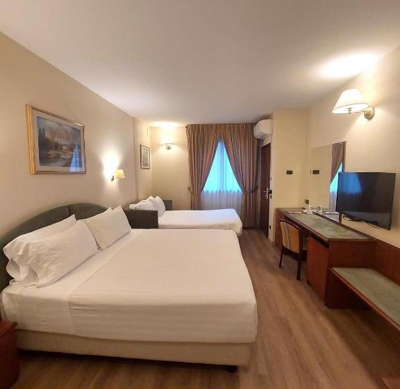 Отель Falco D'oro