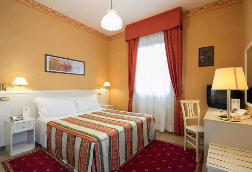 فندق Falco D'oro