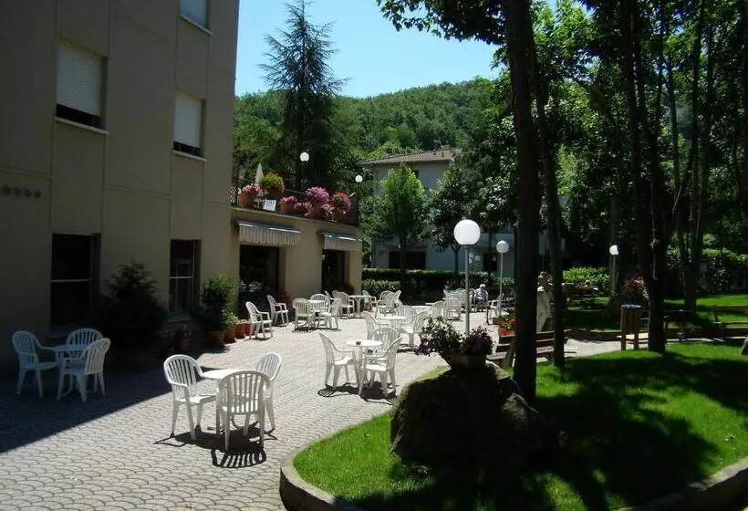 فندق Falco D'oro