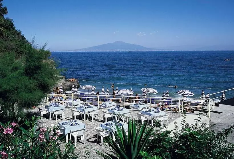 酒店 La Tonnarella