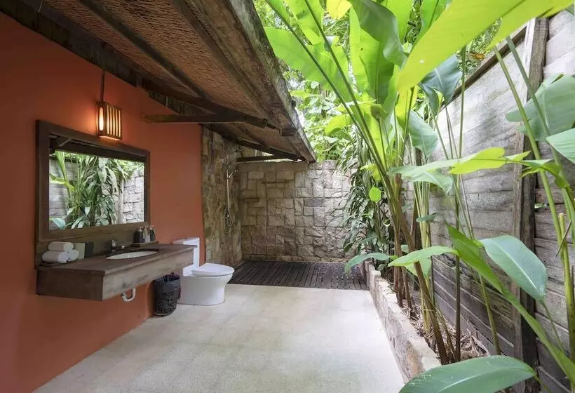 هتل Mango Bay Resort