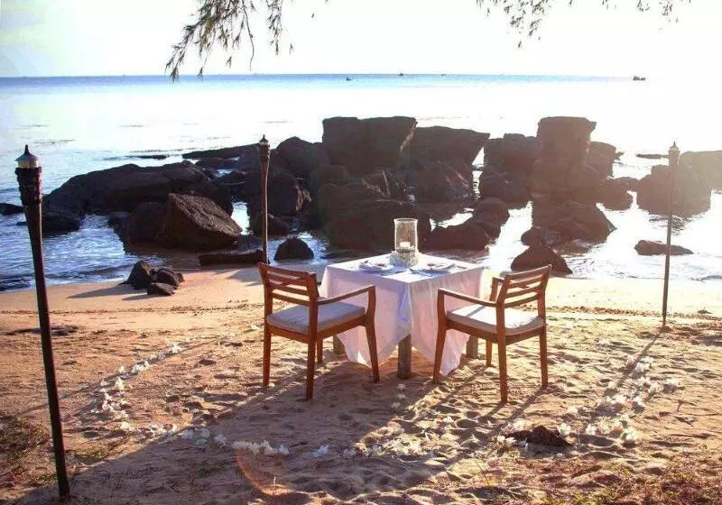 هتل Mango Bay Resort