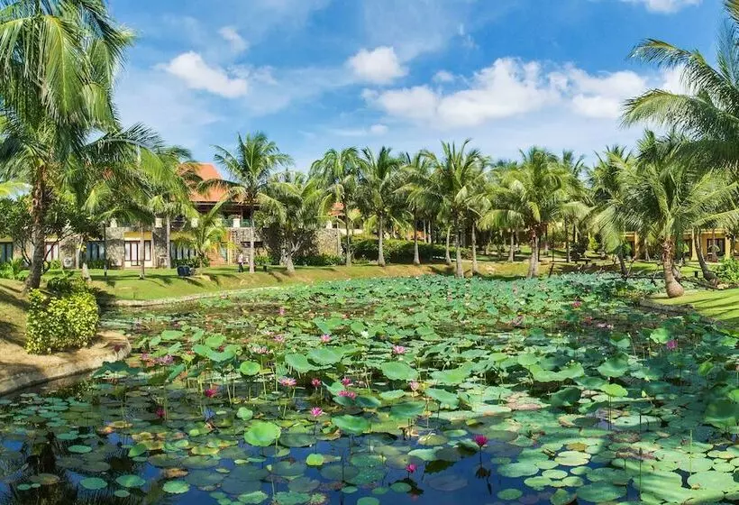 هتل Pandanus Resort