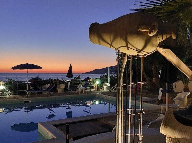 ホテル Piccolo Mondo