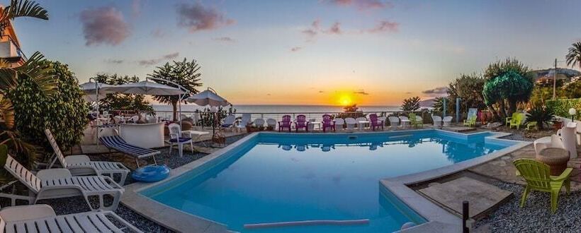 ホテル Piccolo Mondo