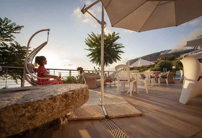 ホテル Piccolo Mondo