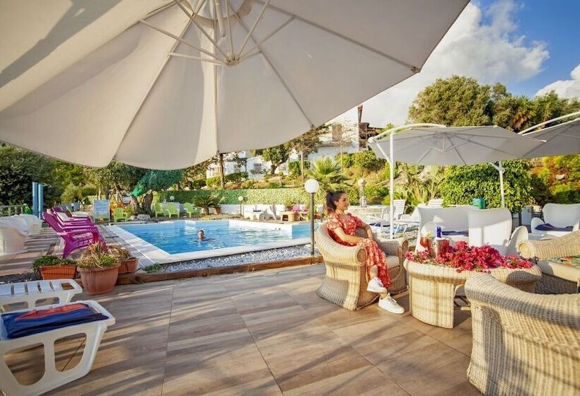 ホテル Piccolo Mondo