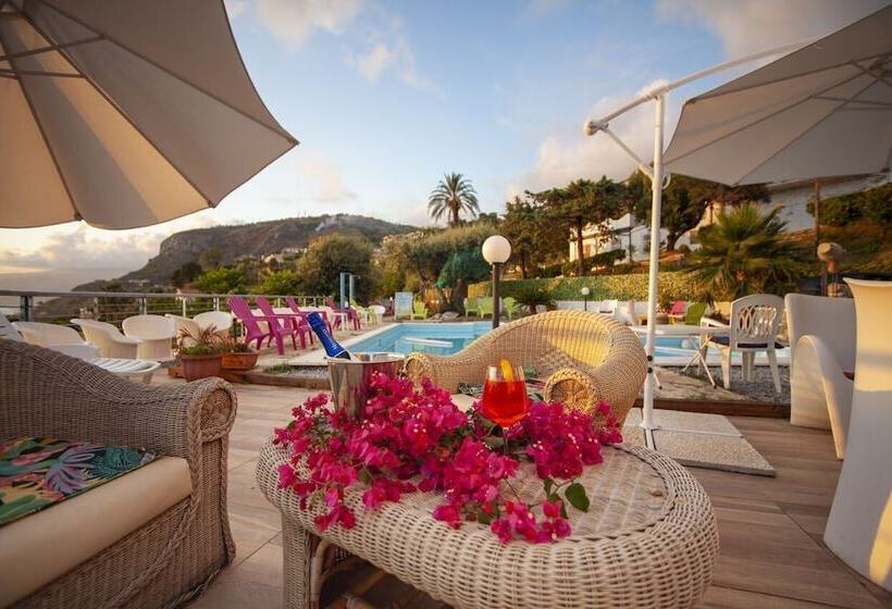 ホテル Piccolo Mondo