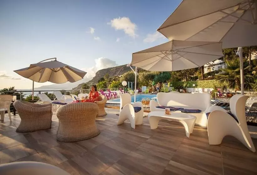 ホテル Piccolo Mondo