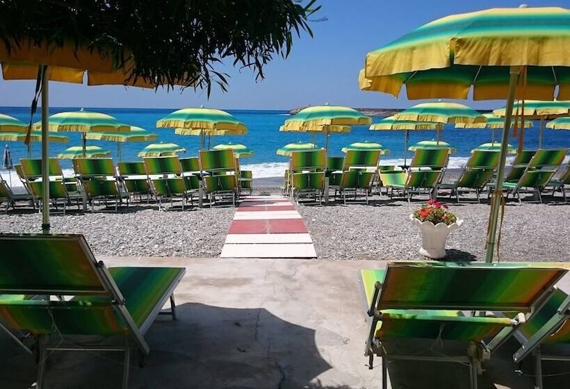 ホテル Piccolo Mondo