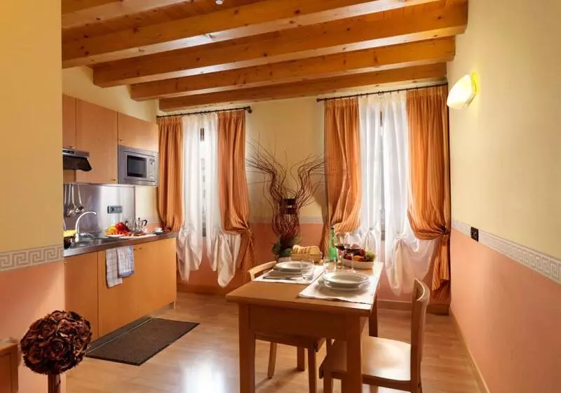 Отель & Residence Roma