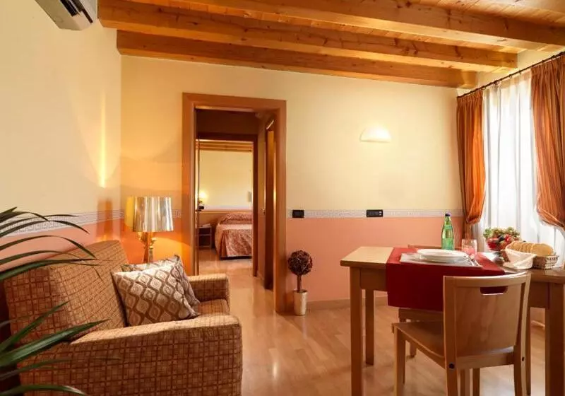 Отель & Residence Roma