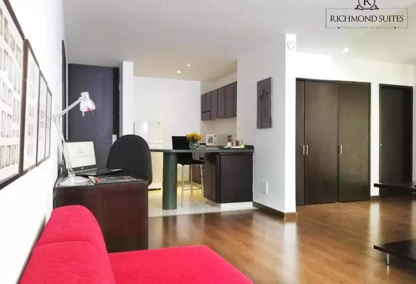 호텔 Richmond Suites