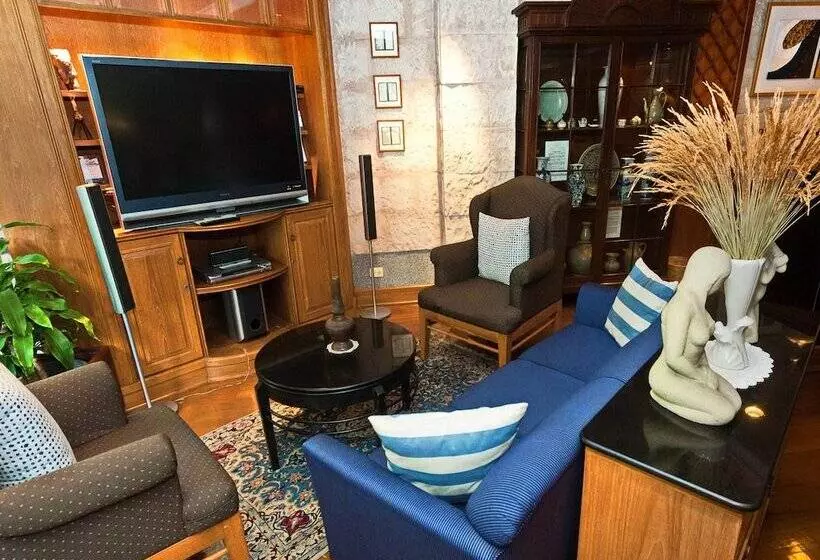 ホテル Silom Serene A Boutique