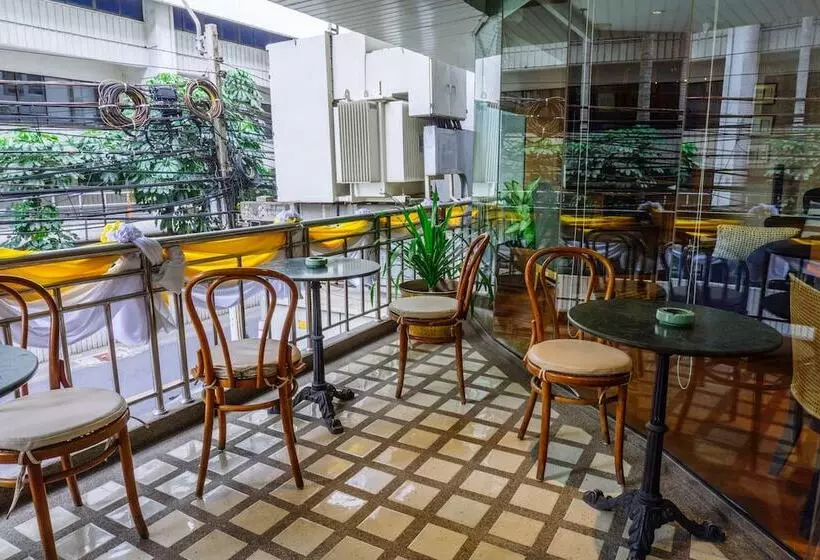 ホテル Silom Serene A Boutique
