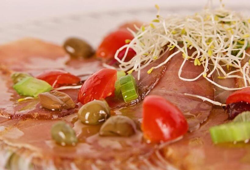 Отель Villa Fenaroli Palace