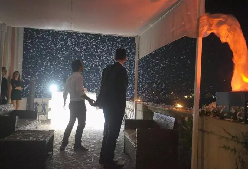 ホテル Villa Fenaroli Palace