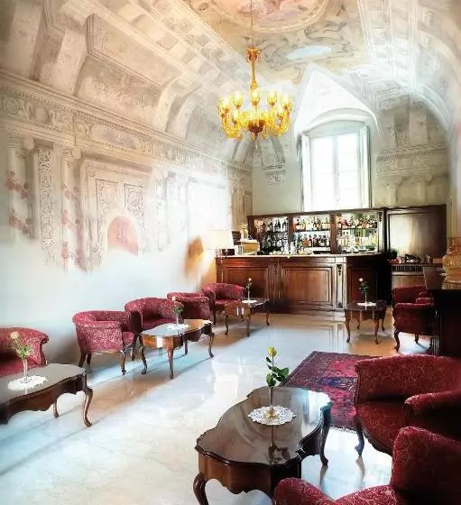 ホテル Villa Fenaroli Palace