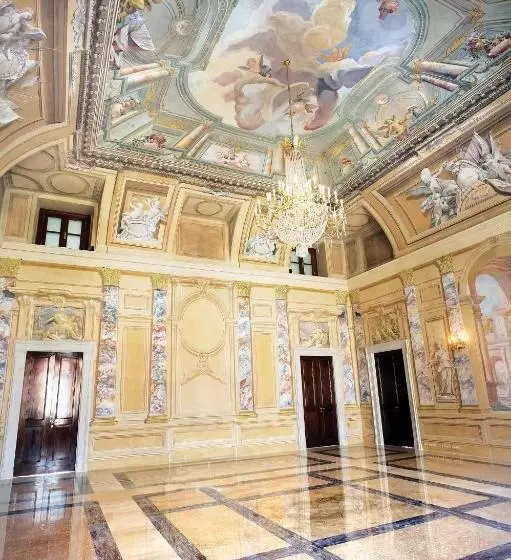 ホテル Villa Fenaroli Palace