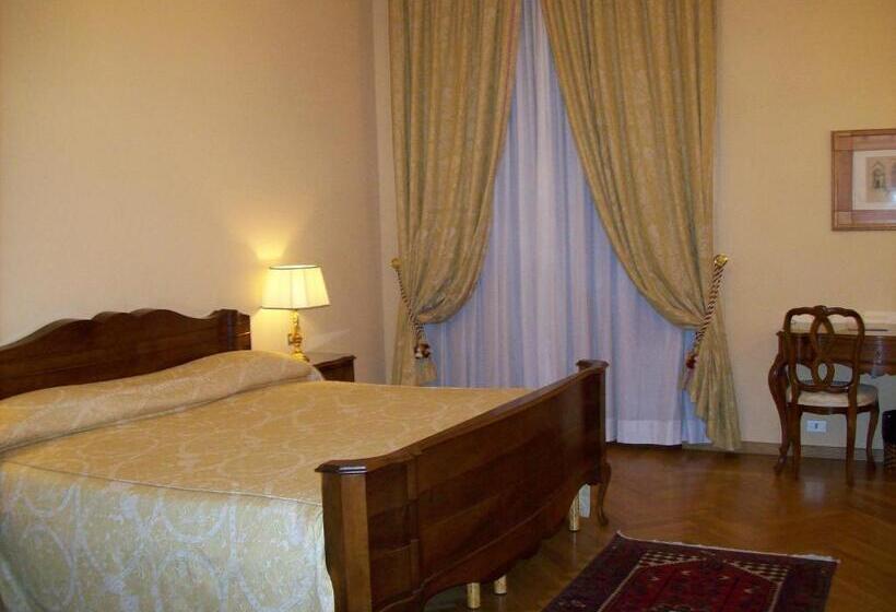 Отель Villa Fenaroli Palace