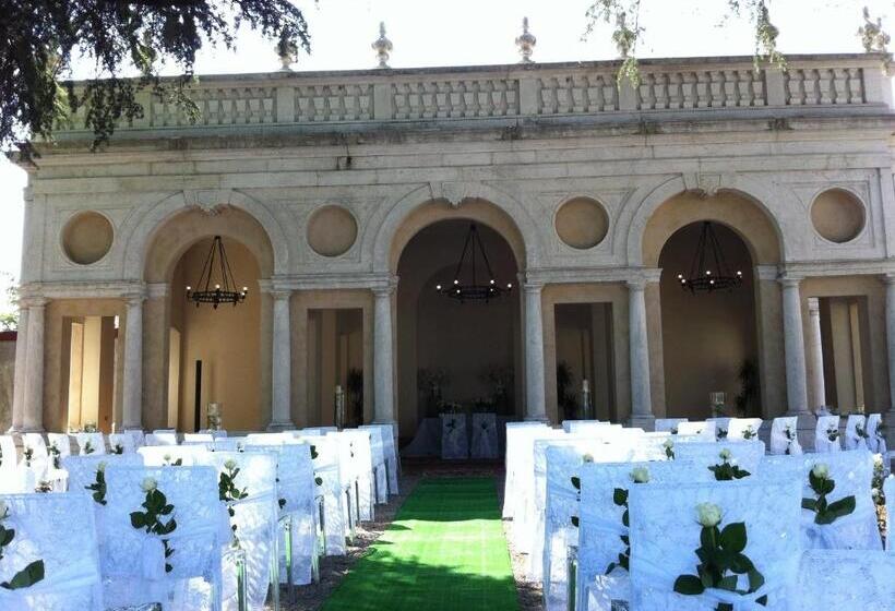 Отель Villa Fenaroli Palace