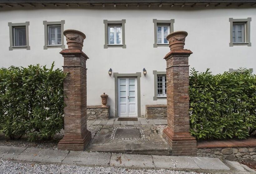 هتل Villa Michaela