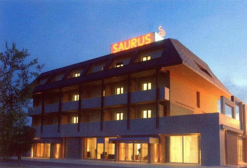 Saurus Hotel