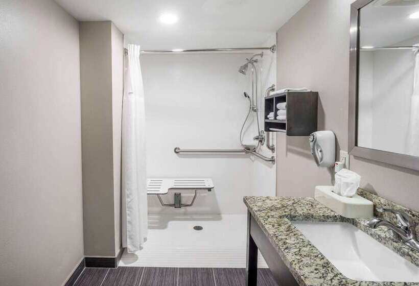 فندق Baymont By Wyndham Clarksville