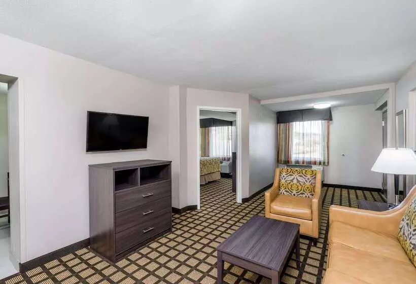 酒店 Baymont By Wyndham Clarksville