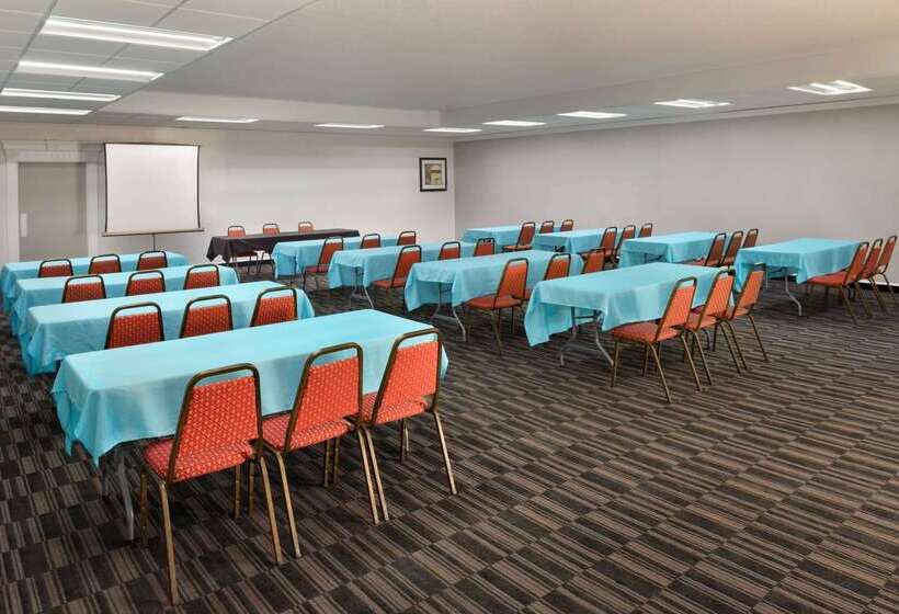 ホテル Baymont By Wyndham Des Moines North