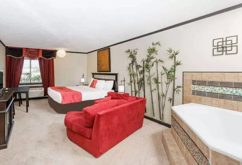 هتل Baymont By Wyndham Des Moines North