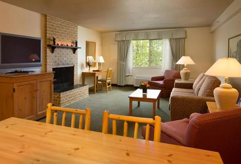 ホテル Coast Inn At Lake Hood