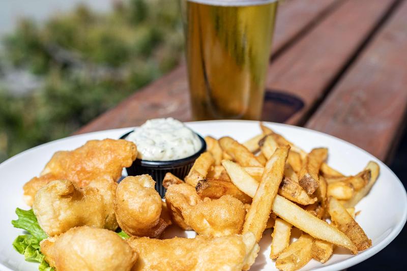 Hotel Coast Inn At Lake Hood